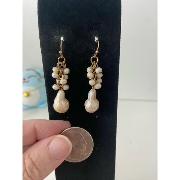 faux pearl earrings - Picture 2 of 4